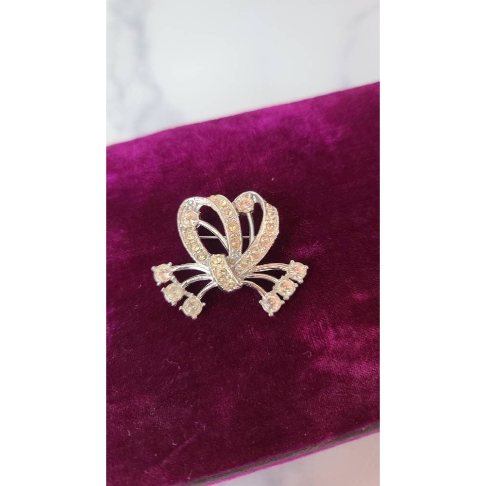 Vintage Heart With Streamers Brooch